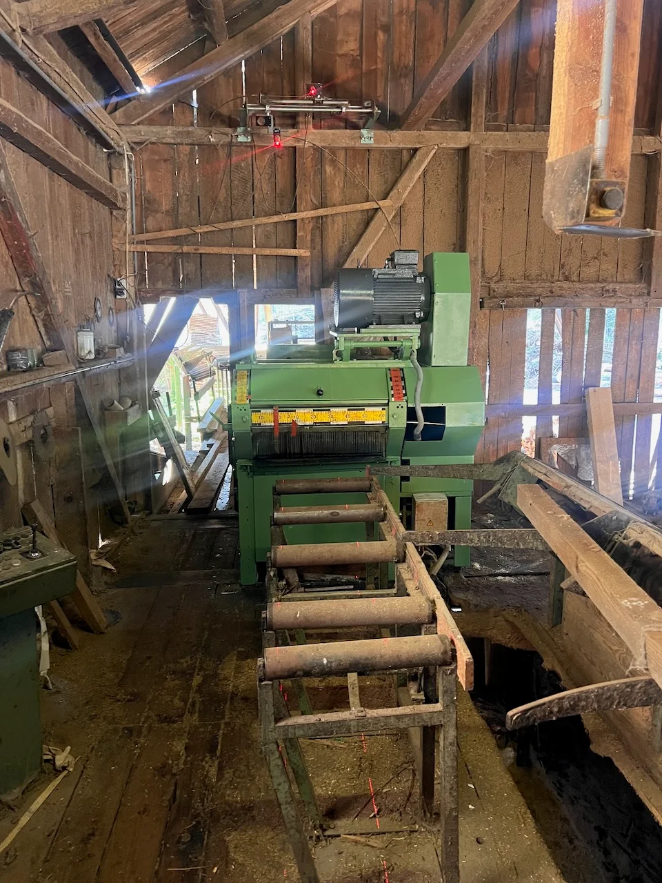 Trimming and resawing saw - Image 5